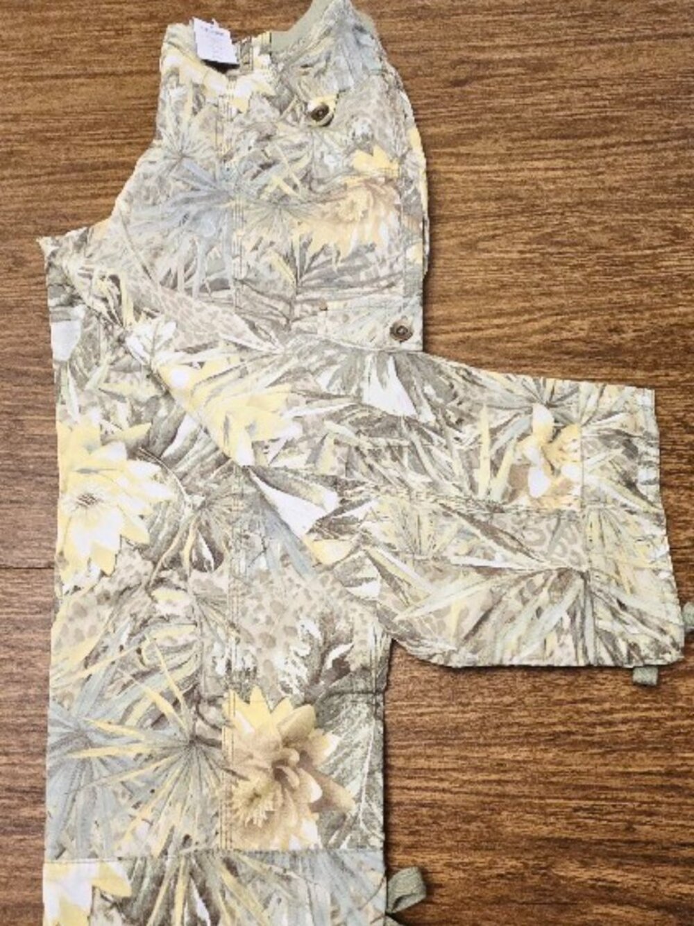 CHICO'S The Ultimate Fit Women's Crop Floral Print Cargo Pants w/Pockets - 2P